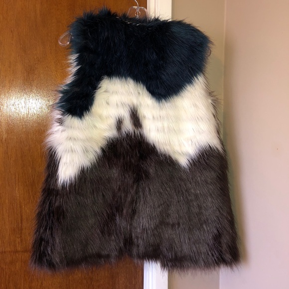 Guess Lena Vest - Picture 4 of 5